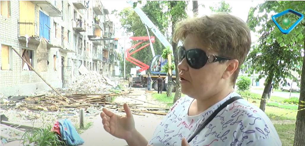 Втратила зір, але вижила: історія жителів харківської 5-поверхівки, на яку скинули авіабомбу (відео)