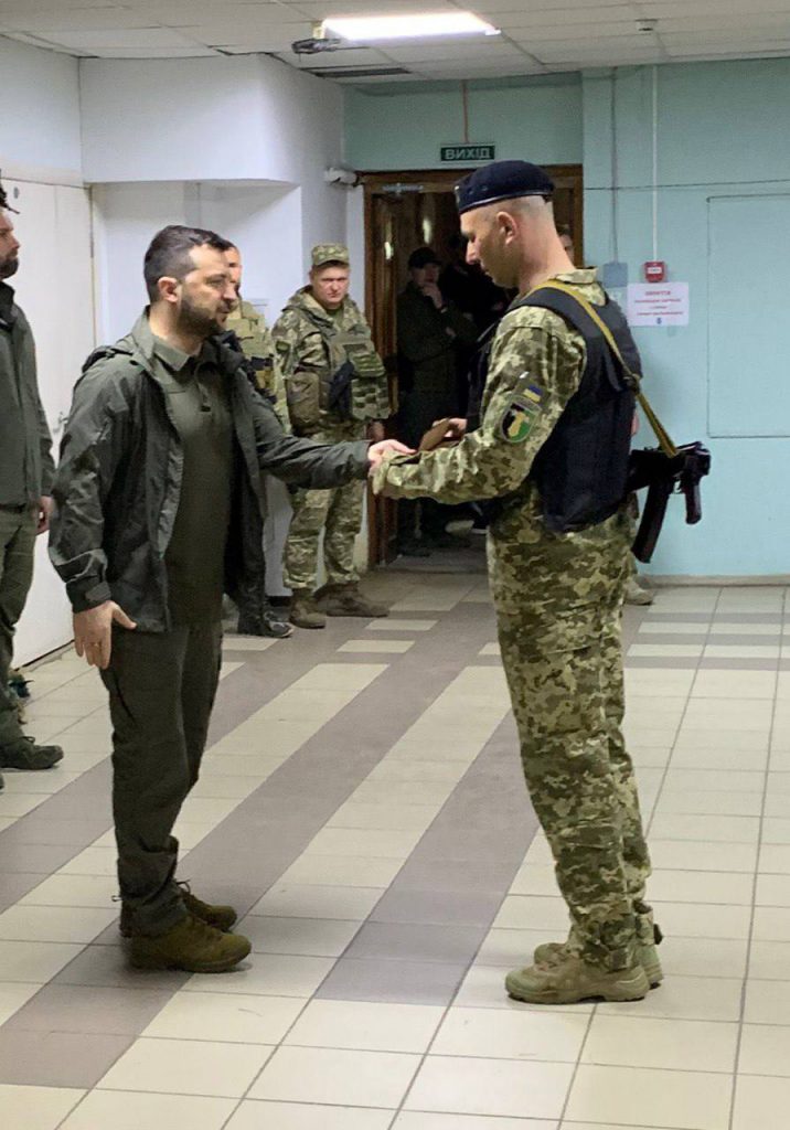 Среди военных, которых Президент в Харькове наградил орденов «За мужество» — 2 курсанта