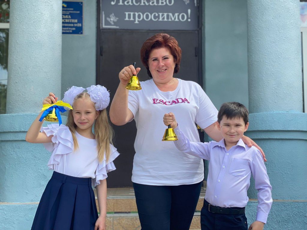 Последние звонки в школах Харькова прозвенели онлайн (фото)