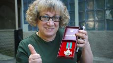 Харьковская волонтерка получила награду от командующего Нацгвардией (фото)