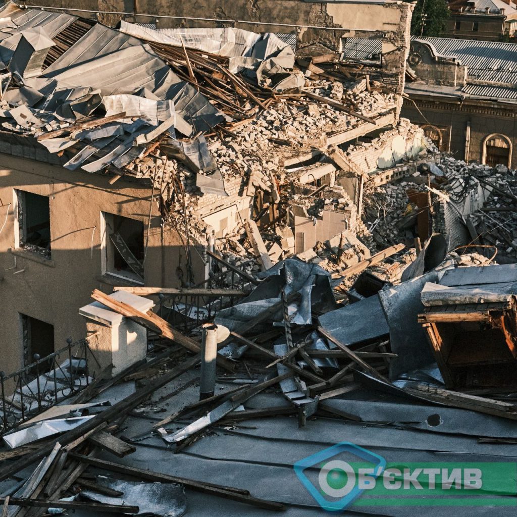 100 дней спустя: как выглядит здание ХОВА после обстрела «Искандерами» (фоторепортаж)