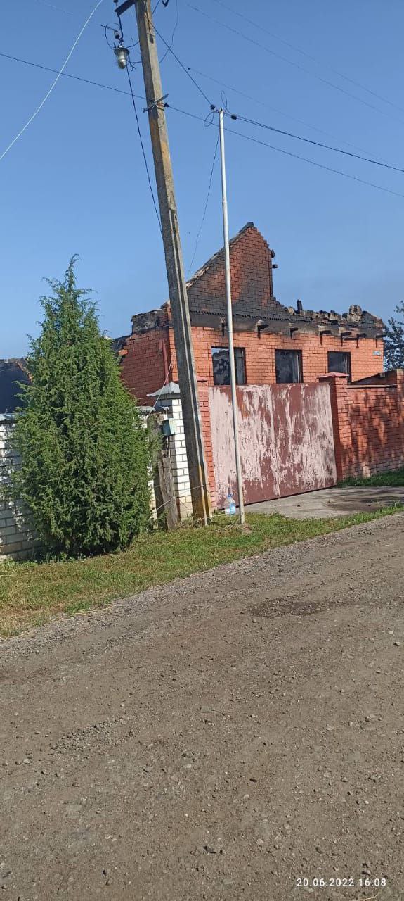 Руины частного дома в Чугуеве после российского обстрела