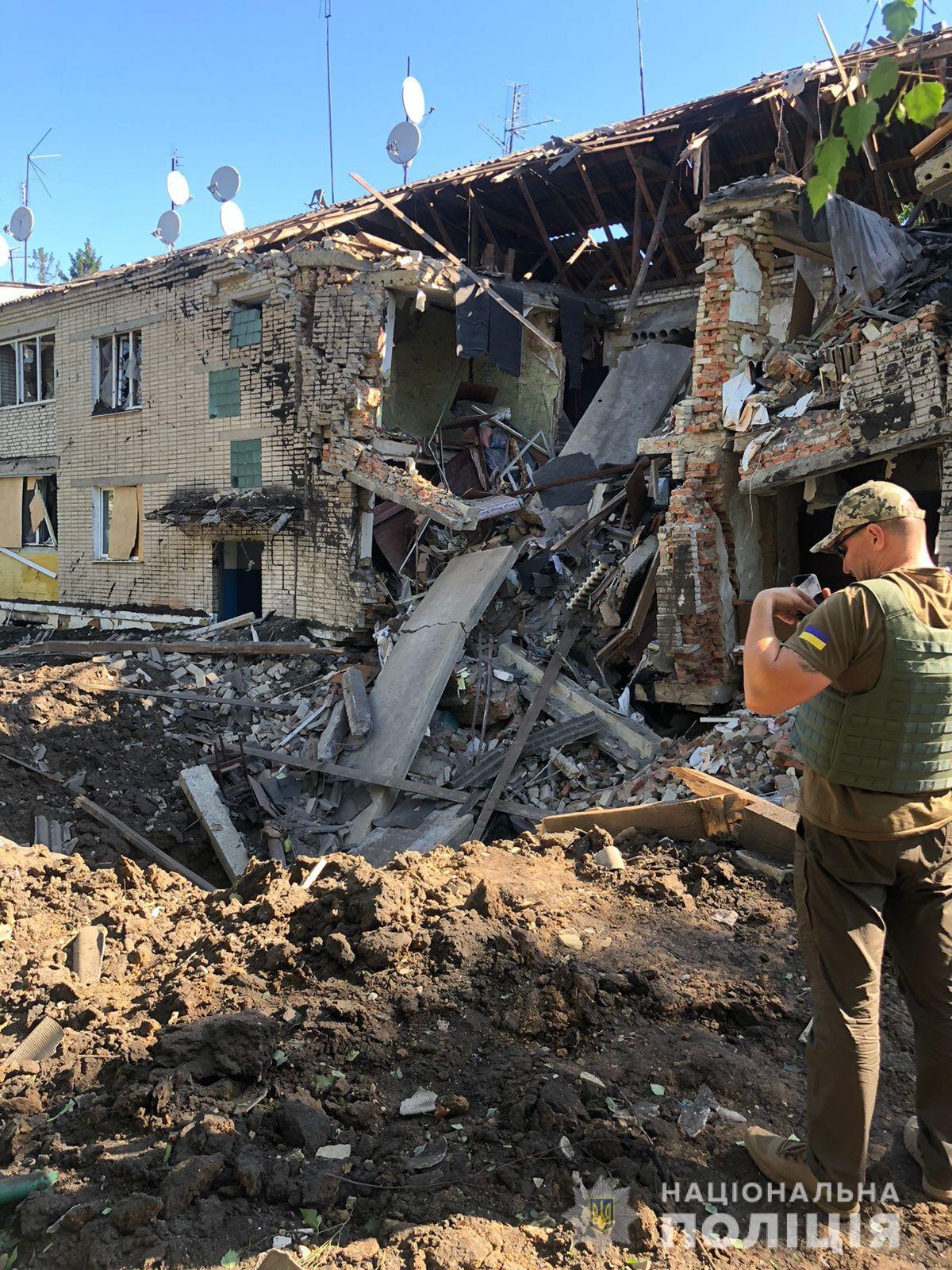 Разрушенный ракетой дом в селе Одноробовка Богодуховского района