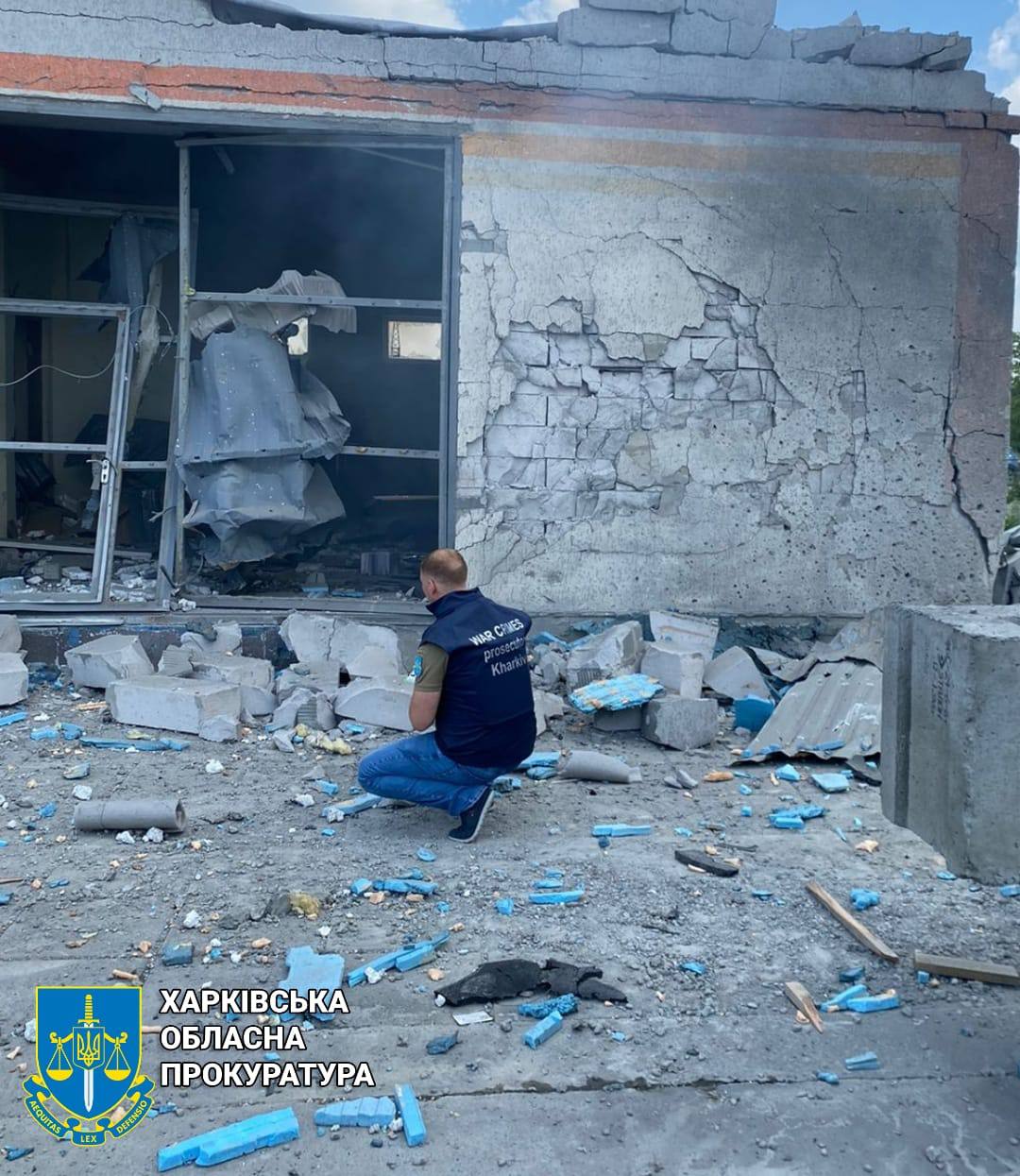 Разрушенное российским обстрелом промышленное предприятие в Харькове