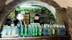 В Харькове полицейские изъяли из кафе 33 литра водки