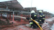 Последствия утреннего «прилета» в Харьков показали спасатели (фото)