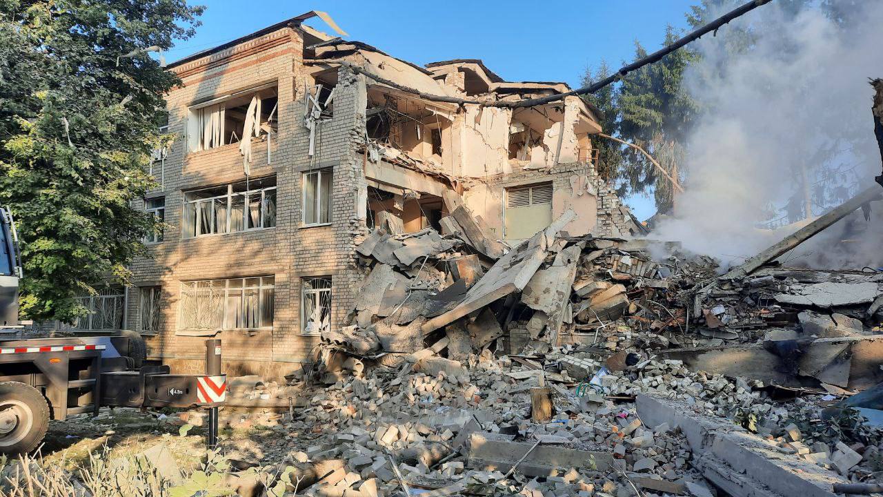 В результате обстрелов за последние сутки в Харькове – множество разрушений