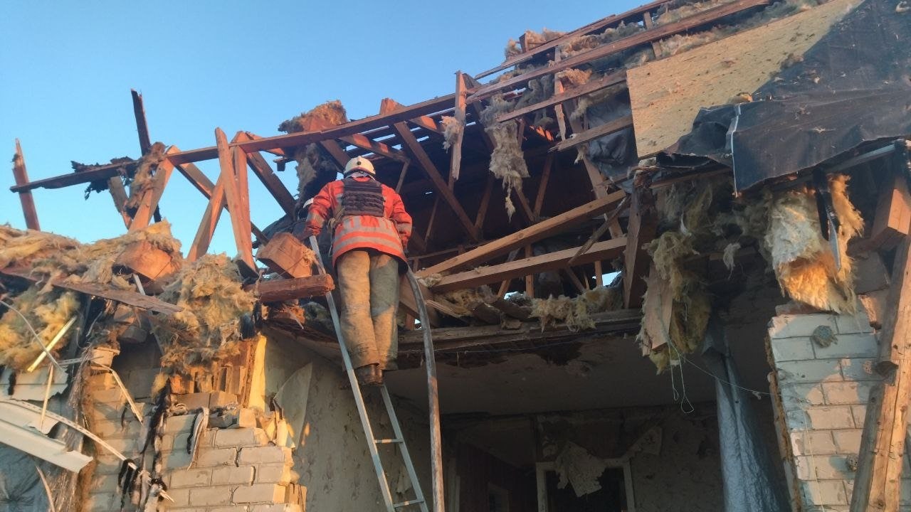 В результате обстрела села Коробочкино на Харьковщине разрушен жилой дом