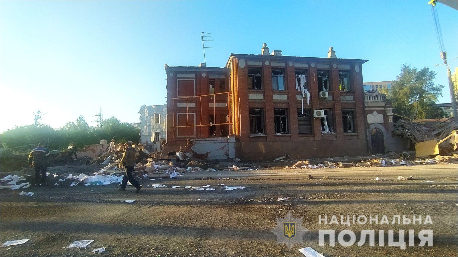 Последствия ракетного удара по Киевскому району Харькова фиксируют в полиции