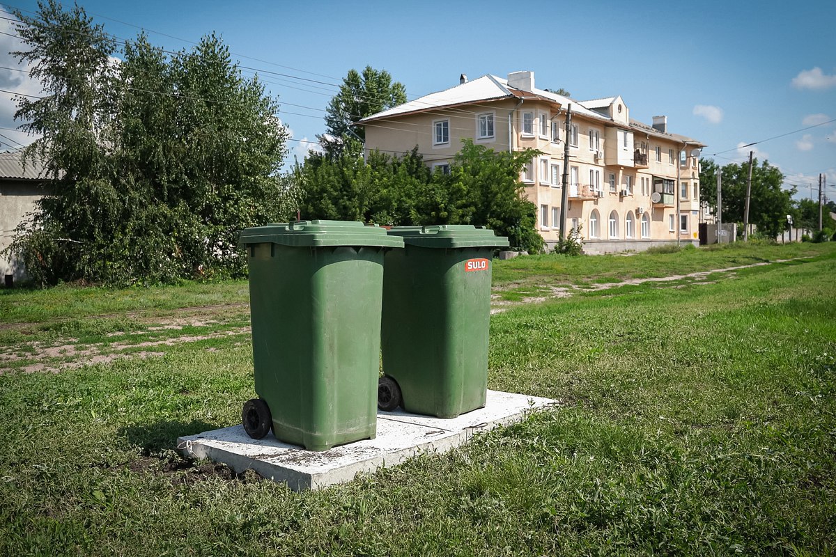 В частном секторе Харькова устанавливают мусорные контейнеры 