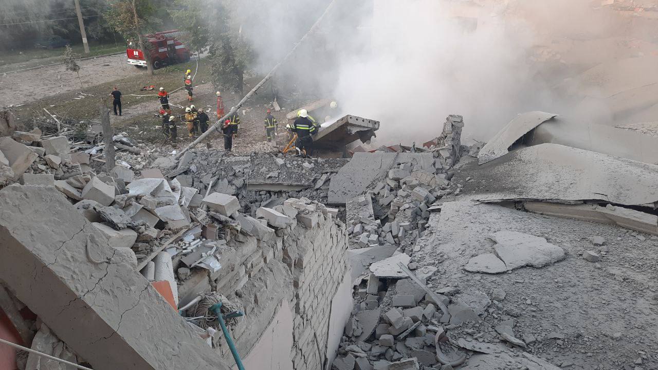 Россияне утром разбомбили харьковскую школу