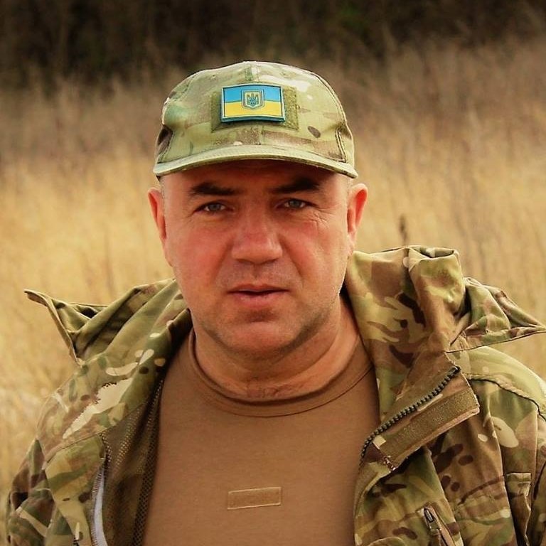 Топчиновники в Україні розмовляють гаслами замполітів РККА – Донік