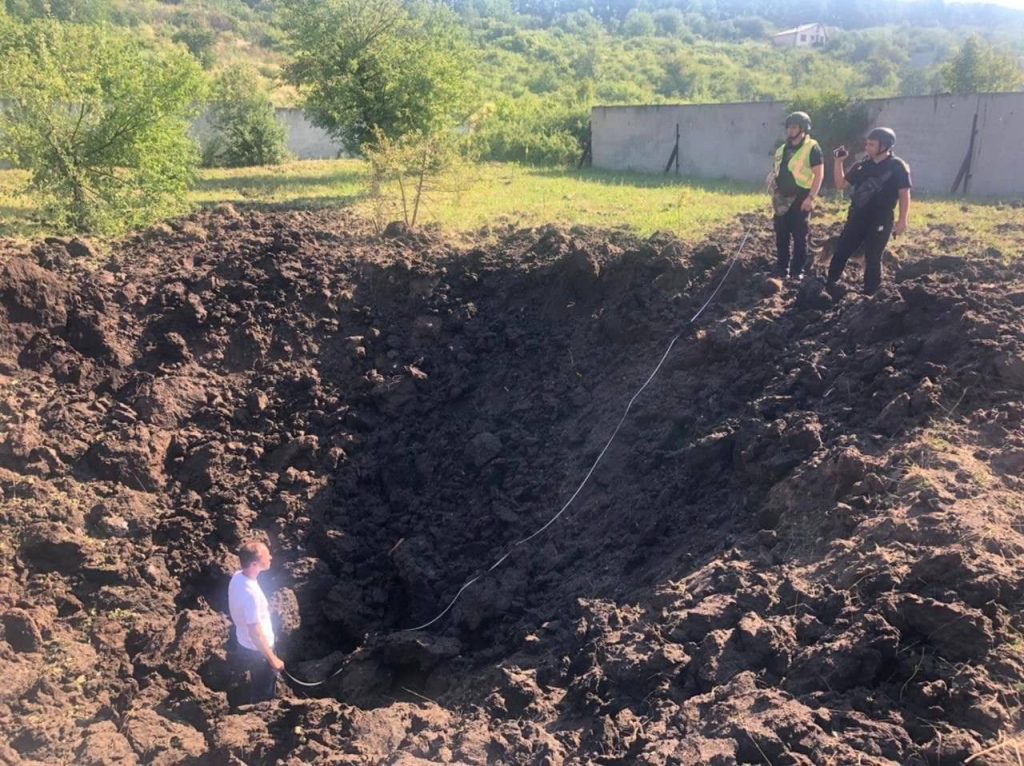 В Чугуевском районе ракеты ударили по насосной станции (фото)