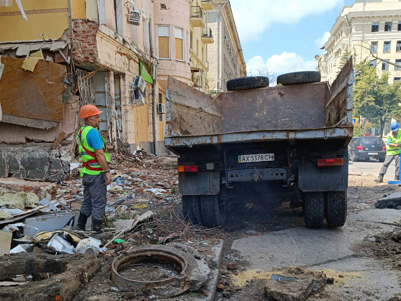 Ремонт коммуникаций в центре Харькова