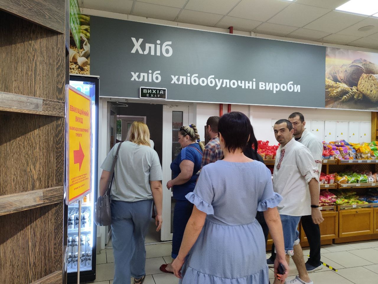В Харькове на сегодня работают больше 200 супермаркетов и 35 рынков