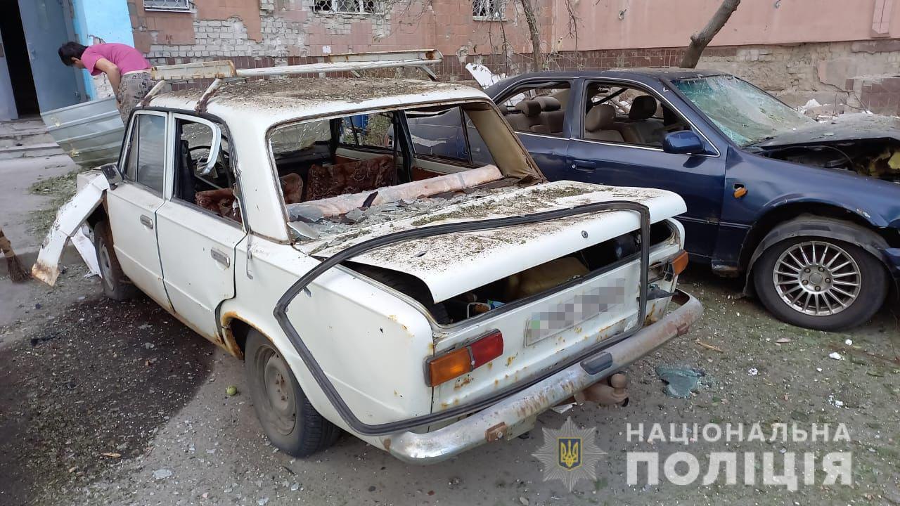 В результаті ворожого обстрілу в П'ятихатках пошкоджені житлові дома