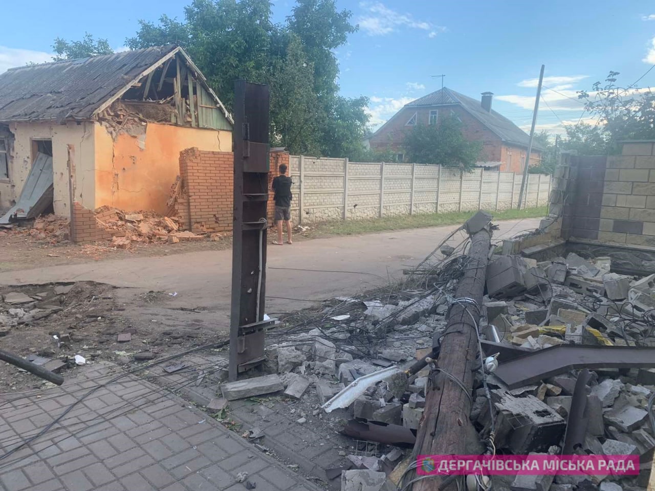 Внаслідок російських обстрілів у Дергачах зруйновані житлові будинки