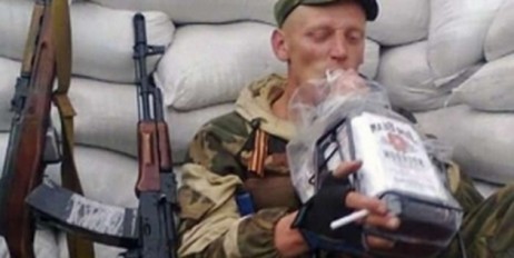 На Харьковщине пьяные военные РФ решили прокатиться по разрушенному мосту (фото)