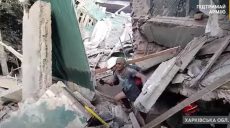 «Мене врятували через 4-5 годин, а брата досі шукають» — під завалами на Харківщині перебувають люди