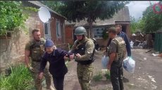 Втекли з Луганщини та потрапили під обстріл під Харковом: трагічна історія родини зі Слатиного (відео)