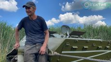 «Во-первых, она нам в поле мешала» — харьковский тракторист раздобыл для ВСУ российскую МТ-ЛБ (фото, видео))