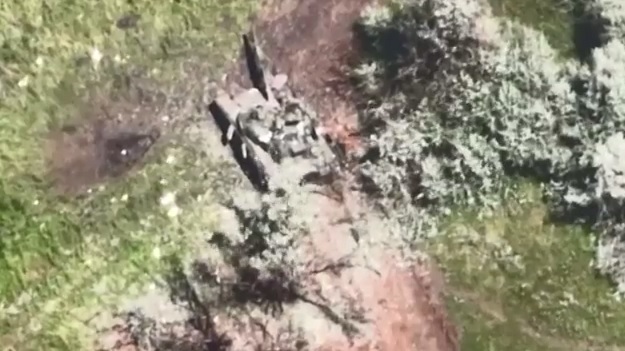 На Харківщині нацгвардійці знищили ворожий танк (відео)