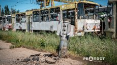 В Харькове «эвакуируют» разбитые вражескими обстрелами трамваи (видео)