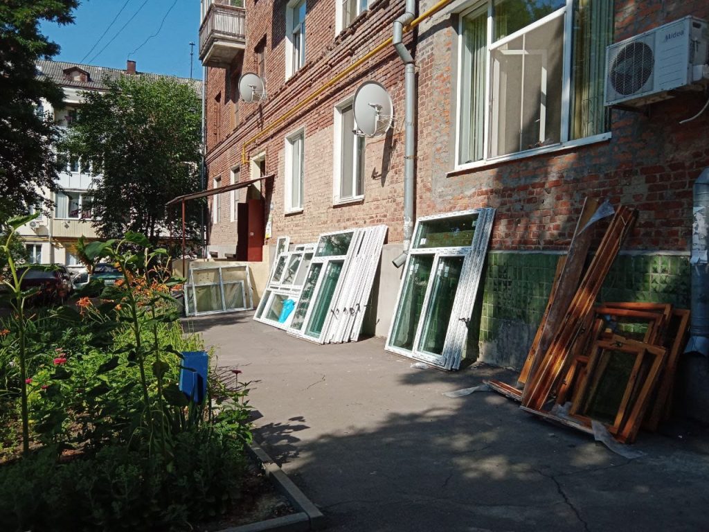 В Харькове продолжают восстанавливать дома после обстрелов (адреса)