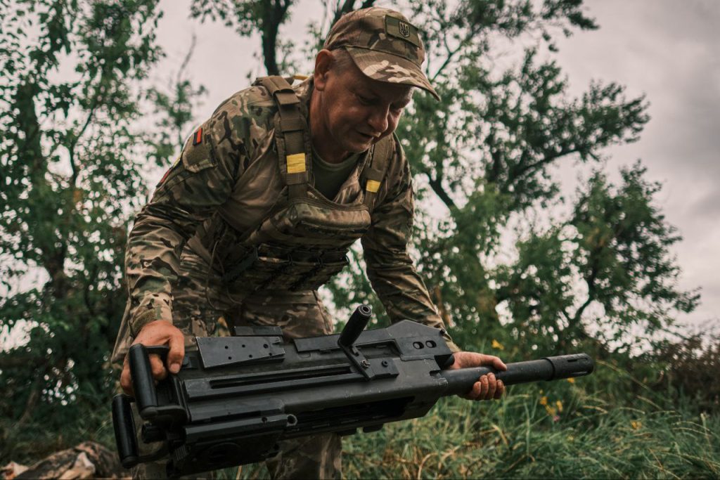 Озброєння вистачає: як ЗСУ воюють із окупантами на Ізюмщині – репортаж із передової (відео)