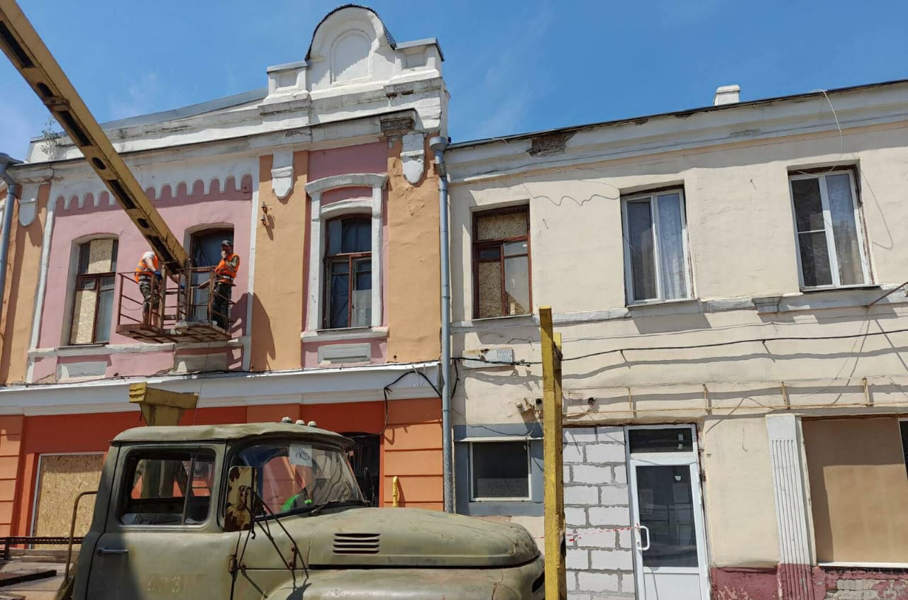 Только в одном районе Харькова уже закрыли 3 615 окон, выбитых взрывной волной