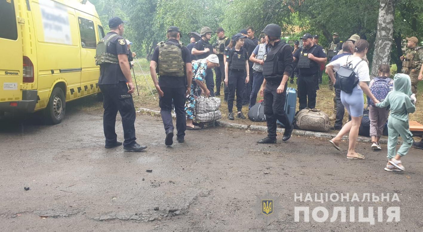 Поліція підтримує евакуацію