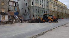 У центрі Харкова відновлюють зруйновані окупантами мережі (фото)