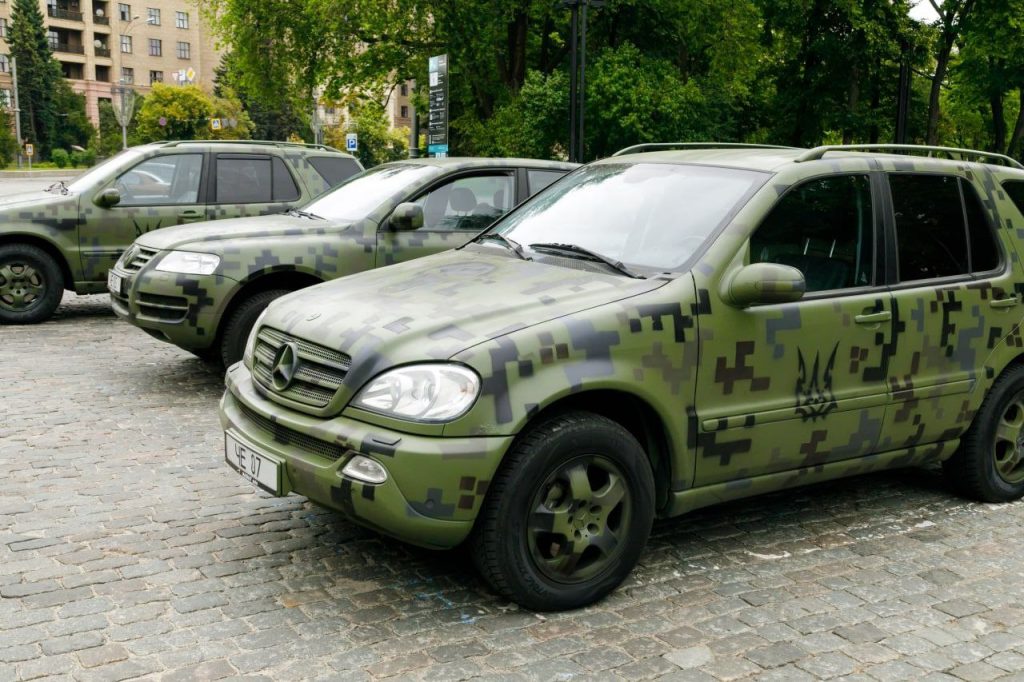 Три автівки передали захисникам Харківщини (фото)