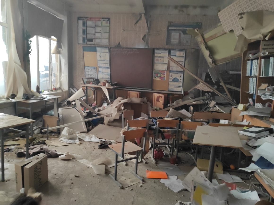 Разрушения в училище в Харькове после ракетного обстрела
