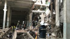 Из-под завалов второго обстрелянного в Харькове общежития достали тела четырех человек