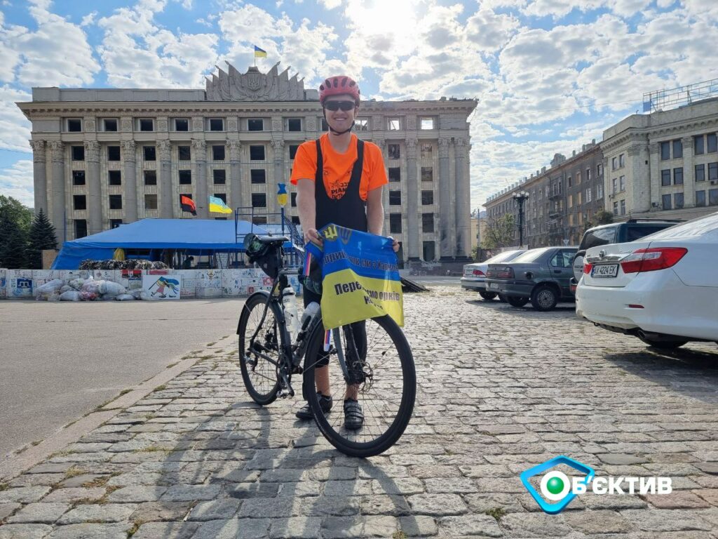 Харьковчанин преодолеет более тысячи километров на велосипеде, чтобы купить «скорую» для бойцов (фото)