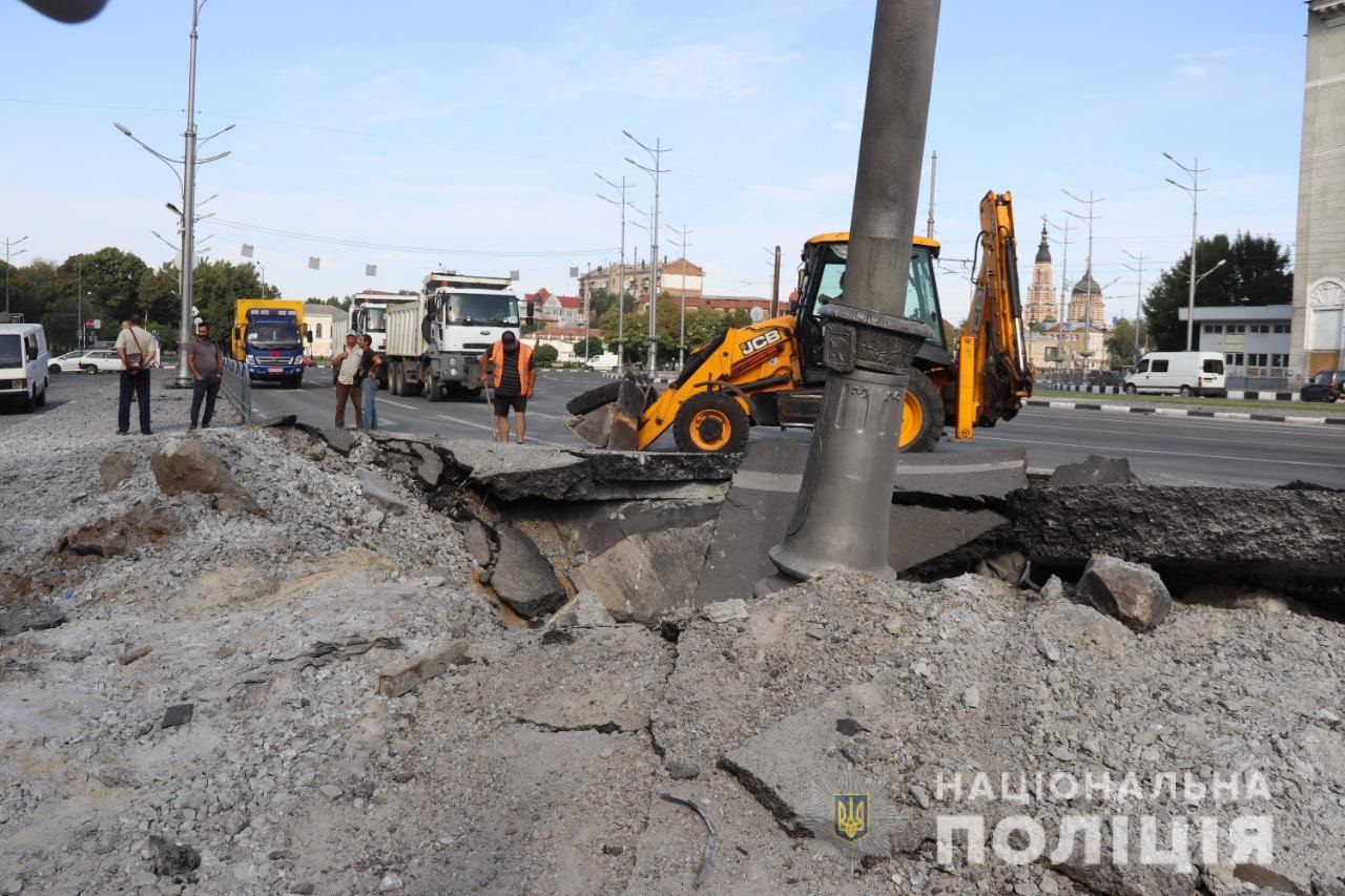 последствия ночных обстрелов центра Харькова 