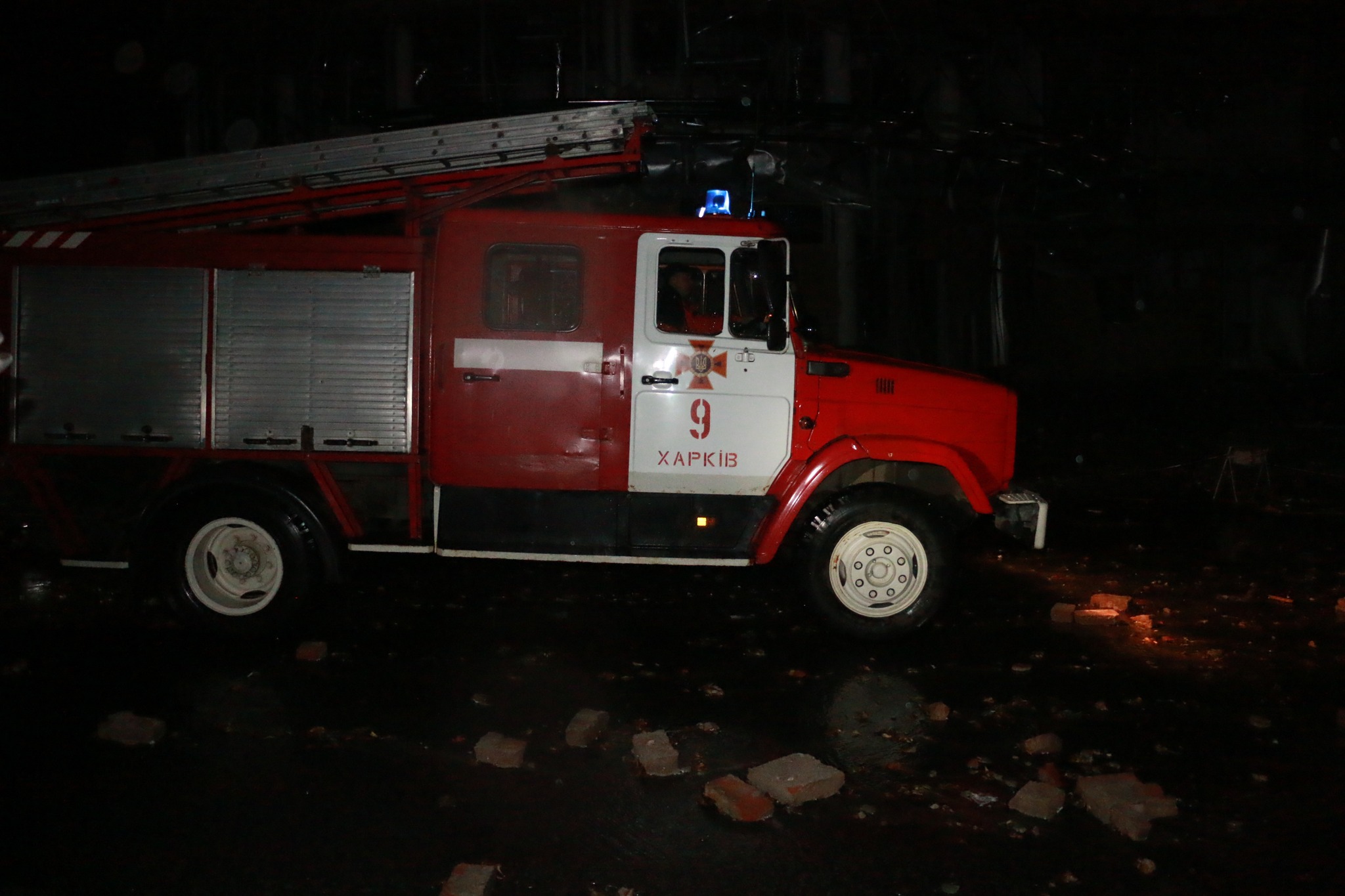 Вечерний удар по центру Харькову: разрушено трехэтажное здание (фото)