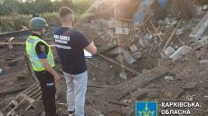 Оккупанты выпустили по Чугуеву четыре ракеты С-300, разрушены жилые дома и гаражи (фото)