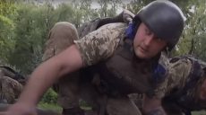 Журналист Андрей Цаплиенко вместе с военными попал под обстрел в Харьковской области (видео)