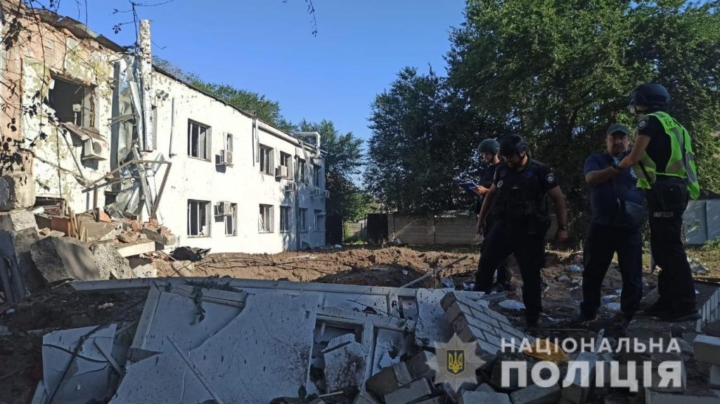 За сутки оккупанты разрушили на Харьковщине 25 объектов