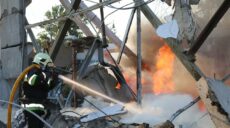 Один человек погиб, разрушены корпус вуза и жилые дома: последствия обстрела Харькова (фото)