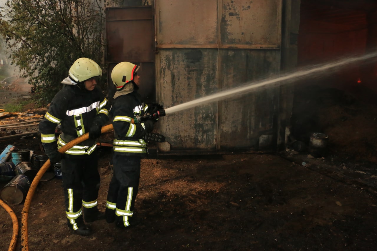 Спасатели локализовали пожар на заводе Шевченко утром 23 августа 