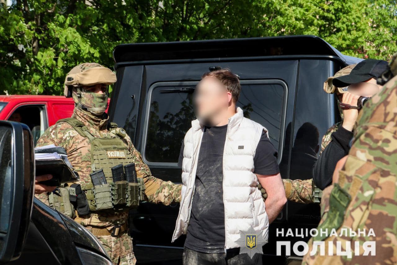 Харьковчанин, на Закарпатье «решавший вопросы» с выездом за границу за 20 тысяч долларов, пойдет под суд