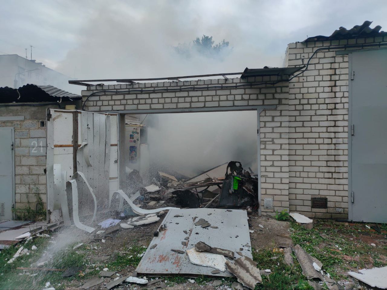 Сгоревший гараж в Харькове 15 августа