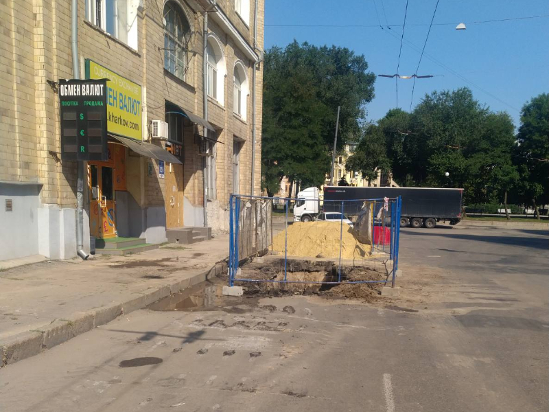 19 августа харьковские коммунальщики ликвидировали 12 повреждений на участках трубопроводов холодного водоснабжения