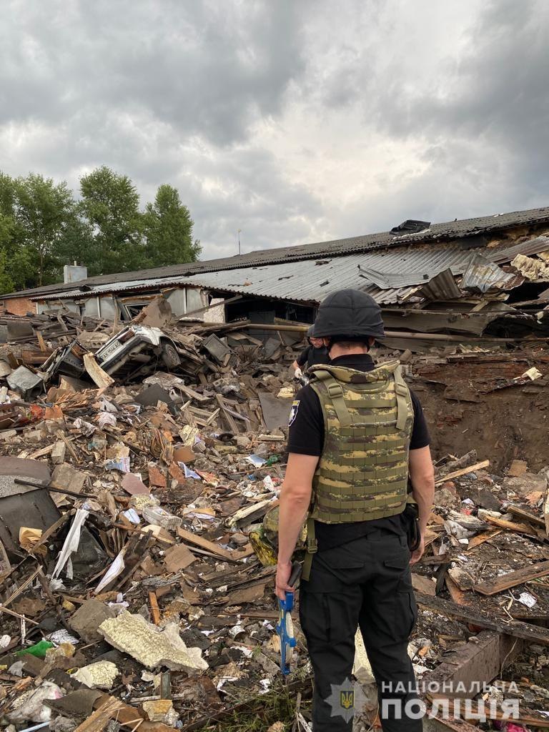 Следователи открыли уголовное производство по факту ночного обстрела Чугуева