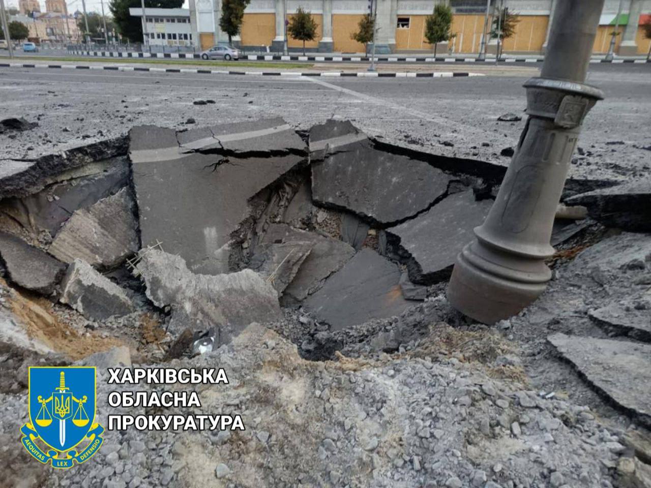 В результате ракетного удара в Харькове разрушено здание БТИ