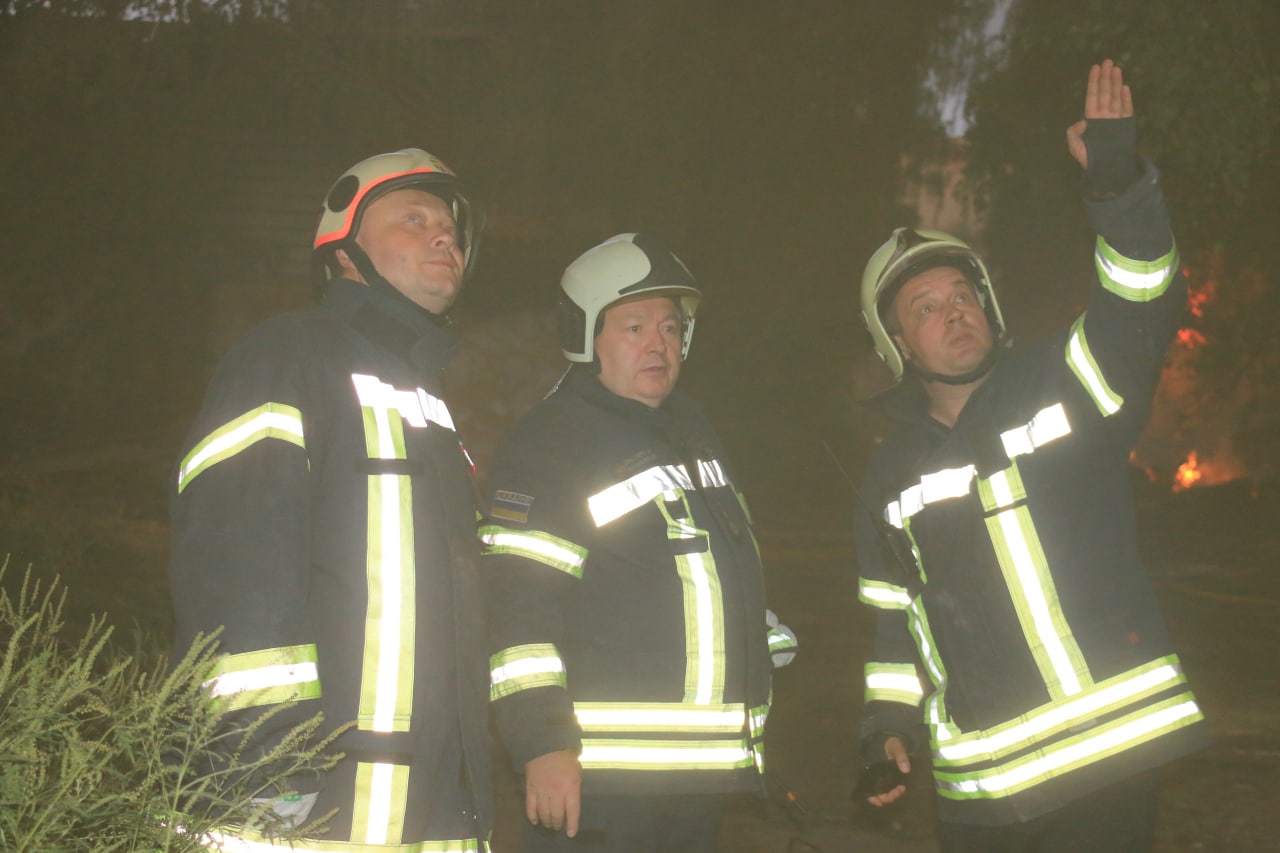 Спасатели локализовали пожар на заводе Шевченко утром 23 августа 