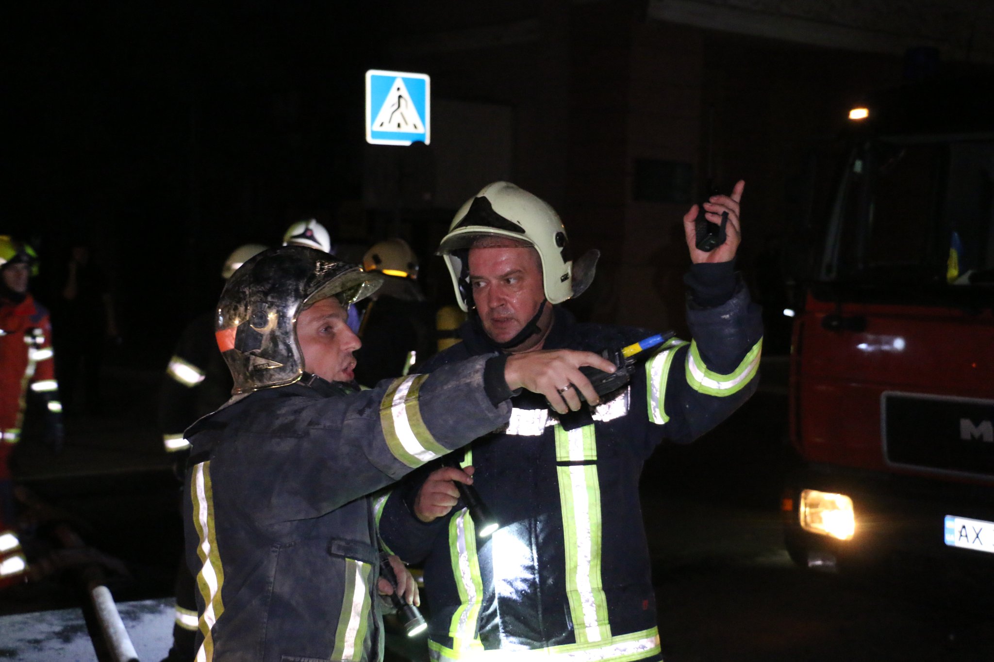 Пожарные оперативно ликвидировали пожар в жилом доме в Центре Харькова в ночь на 24 августа 